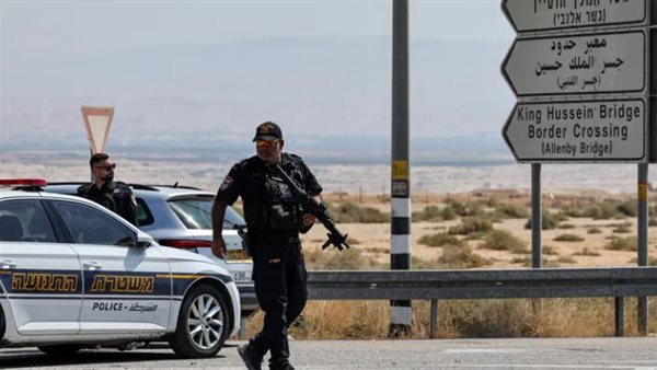 جسر الملك حسن وأفراد