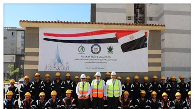 رئيس القابضة للغازات الطبيعية يتفقد أعمال توصيل الغاز الطبيعي للمنازل بمشروع سكن مصر