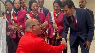 فرحة وزغاريد.. وزير الرياضة يستقبل أبطال بارالمبياد باريس 2024 بمطار القاهرة| بث مباشر