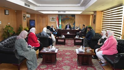 محافظ الفيوم يتابع أعمال تقييم مشروعات المبادرة الوطنية للمشروعات الخضراء الذكية