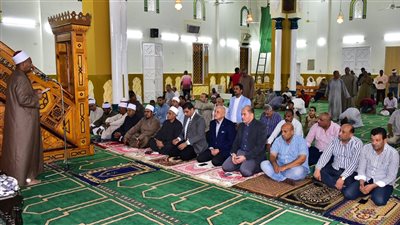 محافظ الأقصر يشهد الاحتفال بالمولد النبوي الشريف بأحد مساجد الكرنك| صور 