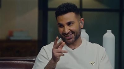 مصدر مقرب من أحمد سعد يكشف تفاصيل حالته الصحية: هيقعد أسبوع من غير أسنان