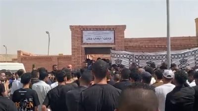 الوداع الأخير.. انهيار أسرة ومحبي الكابتن إيهاب جلال خلال دفنه بالمقابر | بث مباشر 