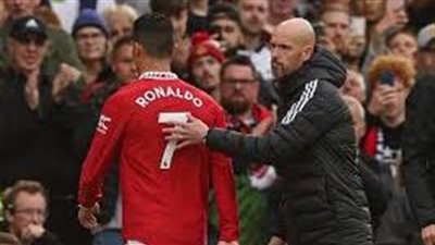 تين هاج ردًا على رونالدو: بعيد جدًا عن مانشستر ولا يعرف ما يحدث هنا 