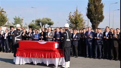 وصول جثمان الناشطة عائشة إيجي إلى تركيا تمهيدًا لدفنها بمسقط رأسها