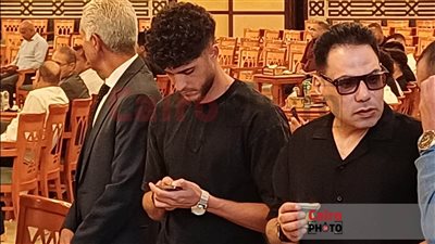 بدء عزاء إيهاب جلال في مسجد النزهة.. وفتحي مبروك وأحمد الشيخ أول الحضور| بث مباشر