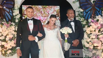 بحضور نجوم الفن والرياضة.. أوكا يحيي حفل زفاف ابنة ربيع ياسين في أحد الفنادق الشهيرة 