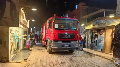 السيطرة على حريق داخل محل بقالة في سوهاج