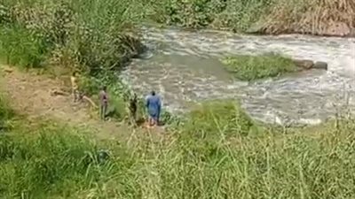 لليوم الثاني.. استمرار البحث عن جثمان شاب غرق في بحر بالفيوم | بث مباشر