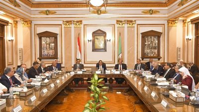 صرف 1500 جنيه مكافأة للعاملين والهيئة المعاونة بجامعة القاهرة