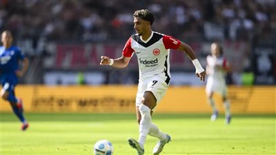 مرموش يقود تشكيل آينتراخت فرانكفورت أمام فولفسبورج بالدوري الألماني 