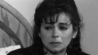 وصول جثمان الفنانة ناهد رشدي إلى مسجد الكواكبي لأداء صلاة الجنازة| بث مباشر