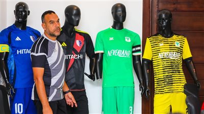 المصري ينتظر موافقة كاف لارتداء شارة سوداء بمباراة الهلال الليبي حدادًا على إيهاب جلال