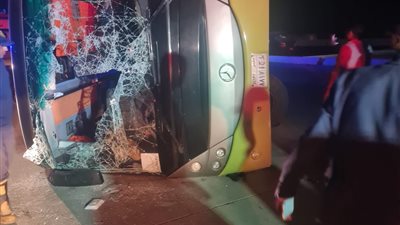 محافظ السويس يوجه بتوفير الإمكانيات الطبية والعلاجية لمصابي حادث انقلاب أتوبيس سياحي