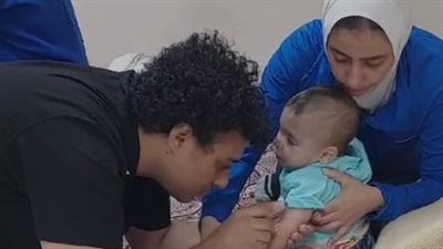 بعد استغاثة والدته.. تحرك عاجل من الحكومة لإنقاذ طفل من ورم في جسده