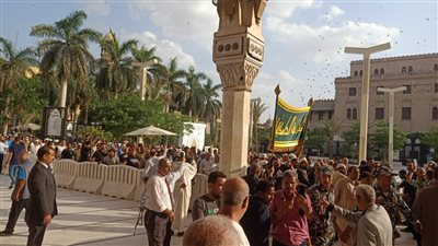 بذكرى المولد النبوي.. الآلاف يرددون الأناشيد المحمدية في ساحة سيدنا الحسين| صور