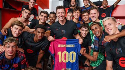 بعد مئويته.. أرقام وإنجازات روبرت ليفاندوفسكي في مسيرته مع برشلونة