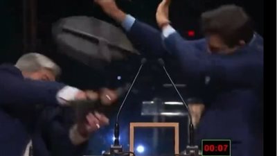 ضربه بالكرسي.. مشاجرة على الهواء بين مرشحين لمنصب عمدة ساو باولو البرازيلية بسبب مزاعم جنسية