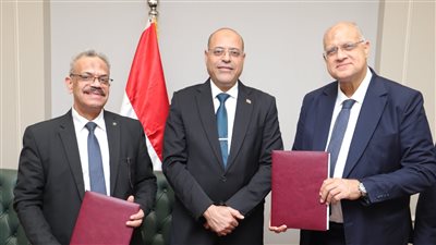 وزير العمل يشهد اتفاقية جماعية تحفظ حقوق 1200 عامل في ميتالكو