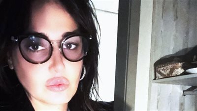 بتبدلي الحسنات بالعُري.. انتقادات لـ حلا شيحة بسبب صورها والفنانة ترد: كلكم شيوخ ونسيتوا إننا مش ملايكة