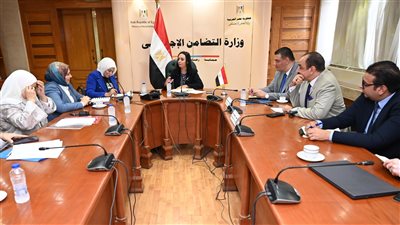 أبرزها بطاقة الخدمات المتكاملة.. وزيرة التضامن تبحث طلبات المواطنين المقدمة من النواب