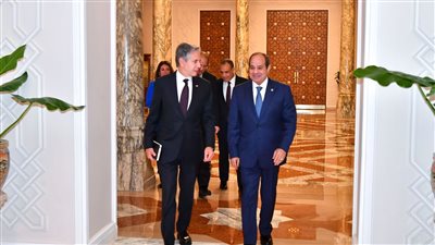 السيسي يشدد على دعم مصر لـ لبنان وحرصها على أمنه واستقراره