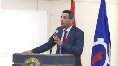 محافظ السويس: تحفيز المستثمرين على إقامة مشروعات متنوعة في جميع المناطق الصناعية