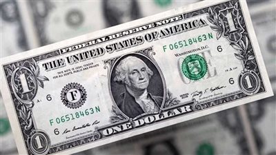 الدولار يرتفع عالميا لأعلى مستوى خلال 3 أشهر.. ويستقر في مصر
