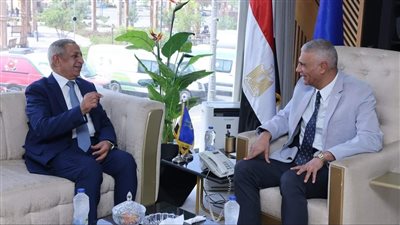 محافظ أسوان يشيد بالدور العلمي والتنموي للأكاديمية العربية بالمحافظة