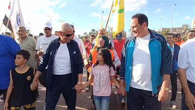 محافظ شمال سيناء يشارك بماراثون رياضي ومباراة لكرة القدم بالعريش