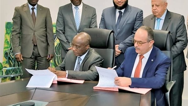 خلال التوقيع