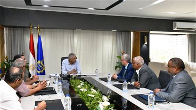 محافظ أسوان: إنشاء خط تعبئة ثابت وسعات تخزينية لأسطوانات البوتاجاز