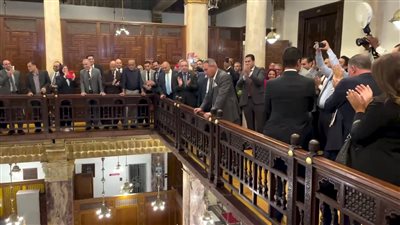 الإتربي عن احتفالية وداعه في بنك مصر: بابي كان مفتوح لأصغر عامل.. واللي ليه حق بنصفه