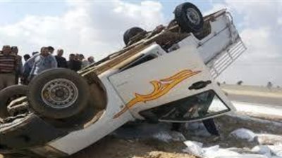 مصرع مُسن وإصابة اثنين آخرين في حادث انقلاب سيارة بسوهاج