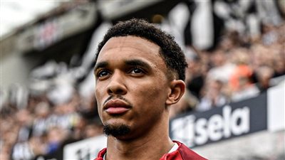 فريق مصطفى محمد.. أرنولد يسعى لشراء نانت الفرنسي مقابل 140 مليون يورو