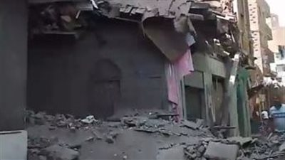 انهيار عقار ببولاق أبو العلا.. والأهالي يستغيثون: مش عارفين نخرج من بيوتنا بسبب الركام| بث مباشر