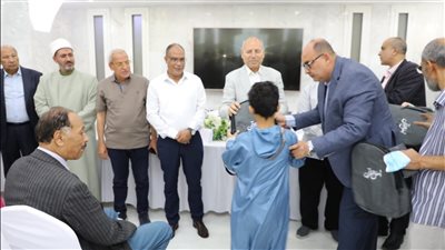 توزيع 1000 حقيبة مدرسية للأسر المستفيدة من تكافل وكرامة بالقاهرة | صور