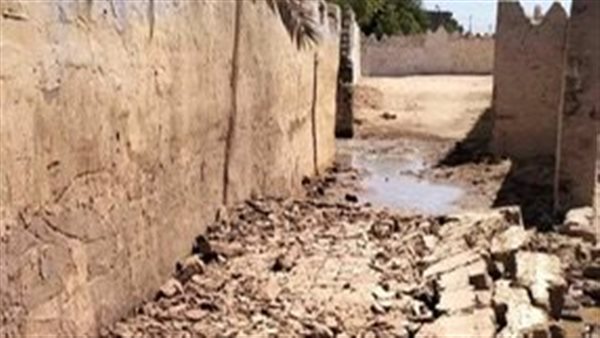 جبانة إسنا تغرق في