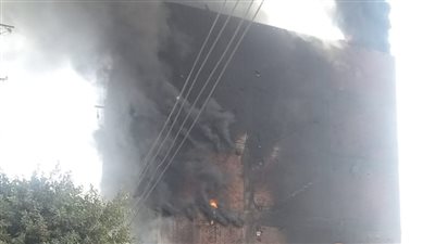 شهود عيان: بسالة رجال الحماية المدنية أنقذت أسرة من الموت في حريق مخزن أدوات منزلية بالمنوفية