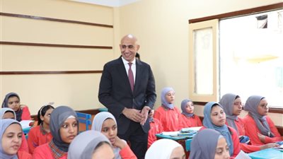 وزير التعليم: تدريب المعلمين على كيفية تعزيز مهارات التفكير النقدي لدى الطلاب