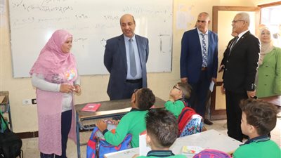نائب وزير التعليم يتابع انطلاق الدراسة بمدارس المرج التعليمية.. ويشدد على أداء الواجبات المدرسية