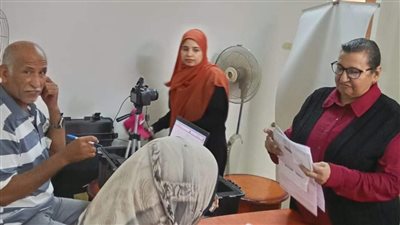 استخراج 600 بطاقة رقم قومي مجانا للسيدات والفتيات في 16 قرية بالوادي الجديد|صور
