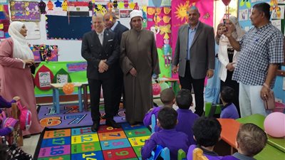 سكرتير جنوب سيناء يتفقد مدارس ومعاهد مدينة الطور ويشدد على عدم الغياب 