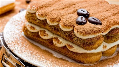 طريقة عمل تيراميسو.. أسرع كيك يذوب في الفم بدون فرن ولا دقيق 