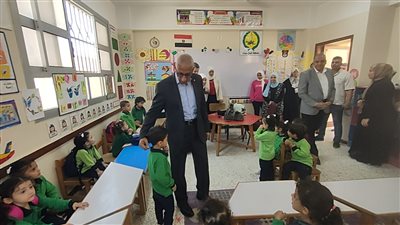 محافظ شمال سيناء يتفقد عددا من مدارس إدارة العريش التعليمية