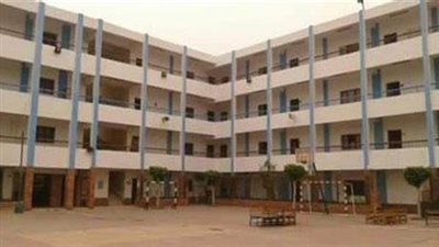 استبعاد مدير مدرسة من منصبه بالفيوم بعد ضبطه في وضع مُخل.. والتعليم تكشف التفاصيل| بث مباشر