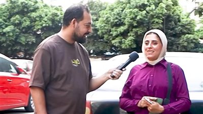 صاحبة الفيديو المتداول عن التبرع بآخر 20 جنيها معها: فرحانة بدعوات الناس وإني جبت هدوم المدرسة لعيالي