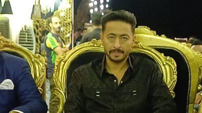 بكاء وتأثر حمادة هلال خلال تقديمه واجب العزاء في نجل إسماعيل الليثي| صور