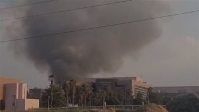 دخان كثيف.. حريق في الحي الشعبي داخل مدينة الإنتاج الإعلامي