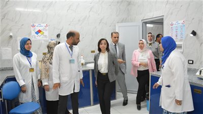 محافظ البحيرة تكريم مدير مستشفى رشيد العام لحسن معاملته المرضى والمترددين